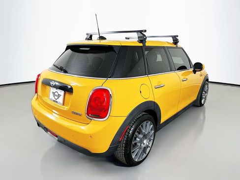 Used 2018 MINI Cooper 4-Door Hardtop FWD image 5