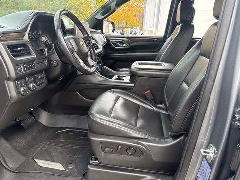 Used 2021 Chevrolet Suburban LT w/ LT Signature Package image 21