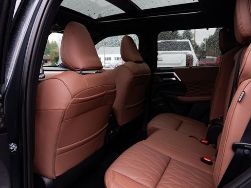 New 2026 Mitsubishi Outlander SEL image 23