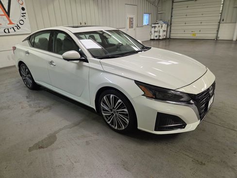 Used 2023 Nissan Altima 2.5 SL FWD image 10