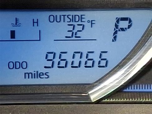 Used 2015 Toyota RAV4 Limited image 21