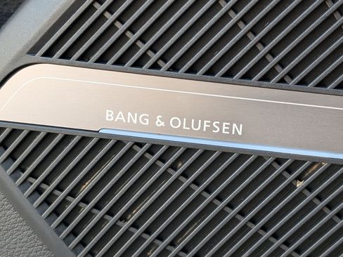 Used 2024 Audi Q5 e Premium Plus w/ Premium Plus Package image 37