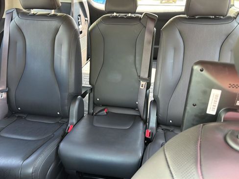 Used 2022 Kia Carnival SX FWD image 16