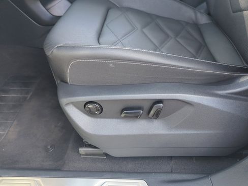 Certified 2025 Volkswagen Atlas SE image 14