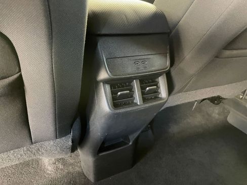 Used 2025 Chevrolet Equinox LT image 24