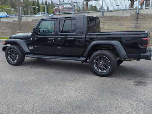 Used 2020 Jeep Gladiator Overland AWD/4WD image 4
