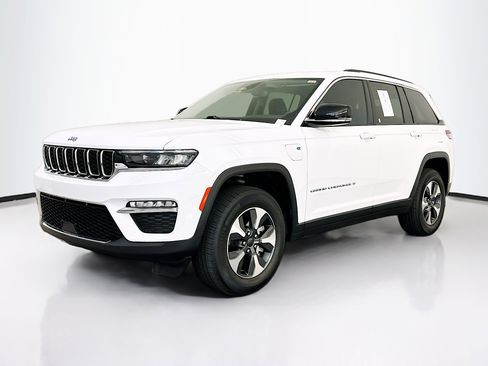 Used 2022 Jeep Grand Cherokee Limited 4xe image 3