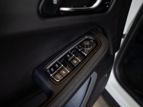 Certified 2024 Porsche Macan AWD/4WD image 22