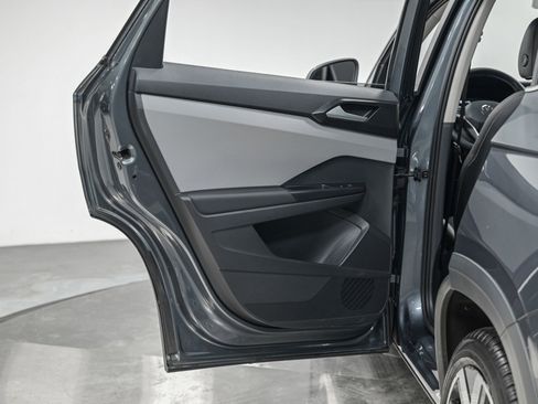 Used 2022 Volkswagen Taos SEL w/ Panoramic Sunroof Package image 28