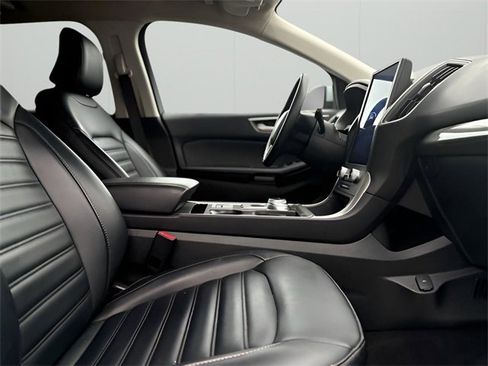 Used 2024 Ford Edge SEL image 12