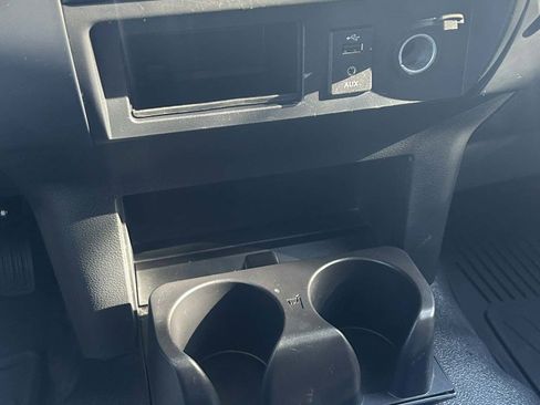 Used 2017 Nissan Titan S image 11