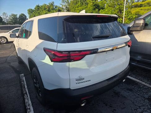 Used 2022 Chevrolet Traverse LS FWD image 7