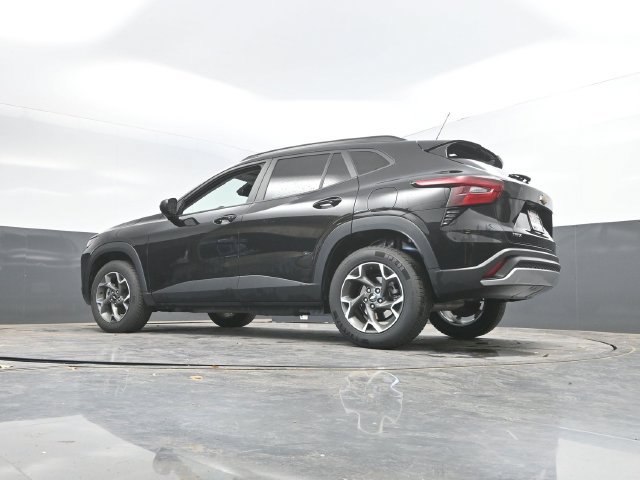 Used 2024 Chevrolet Trax LT FWD image 46