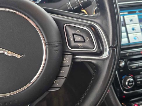 Used 2015 Jaguar XJ L Portfolio image 49