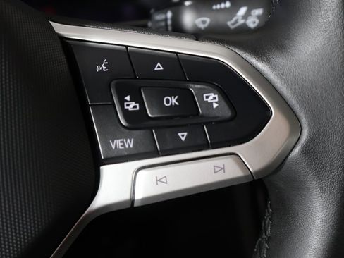 Used 2024 Volkswagen Jetta SE w/ Panoramic Sunroof Package image 40