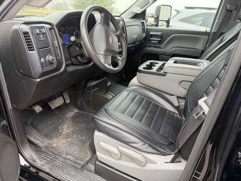 Used 2018 Chevrolet Silverado 2500 W/T w/ WT Convenience Package image 5