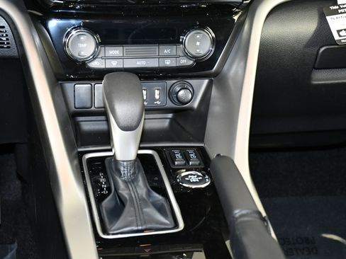 New 2026 Mitsubishi Eclipse Cross LE AWD/4WD image 13