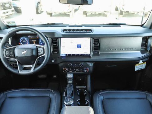 New 2026 Ford Bronco Badlands w/ Sasquatch Package AWD/4WD image 12