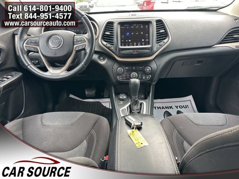 Used 2016 Jeep Cherokee Latitude w/ Comfort/Convenience Group AWD/4WD image 12