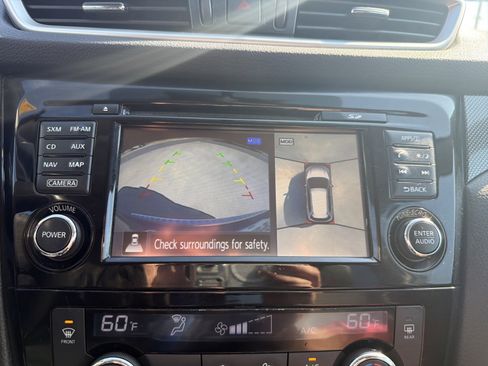 Used 2016 Nissan Rogue SL w/ SL Premium Package image 25