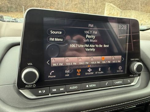 Used 2023 Nissan Rogue SV w/ SV Premium Package image 20