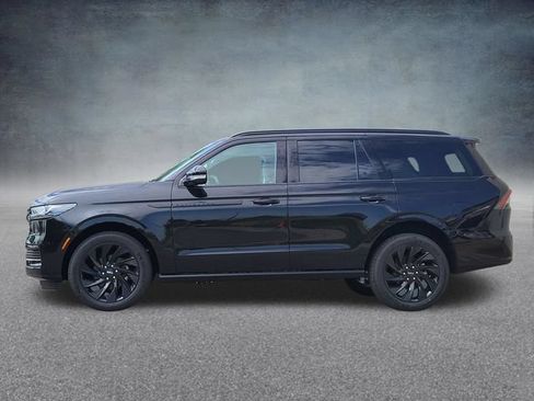 New 2026 Lincoln Navigator Reserve w/ Jet Appearance Package AWD/4WD image 4