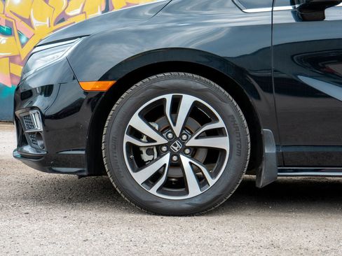 Used 2018 Honda Odyssey Elite image 14