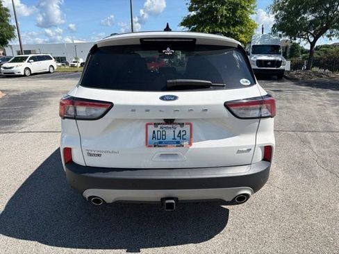 Used 2020 Ford Escape Titanium AWD/4WD image 4