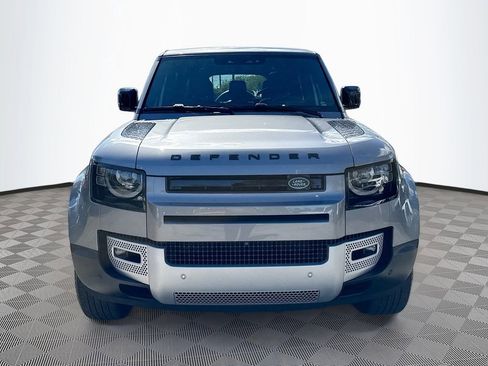 Used 2023 Land Rover Defender 130 SE image 2