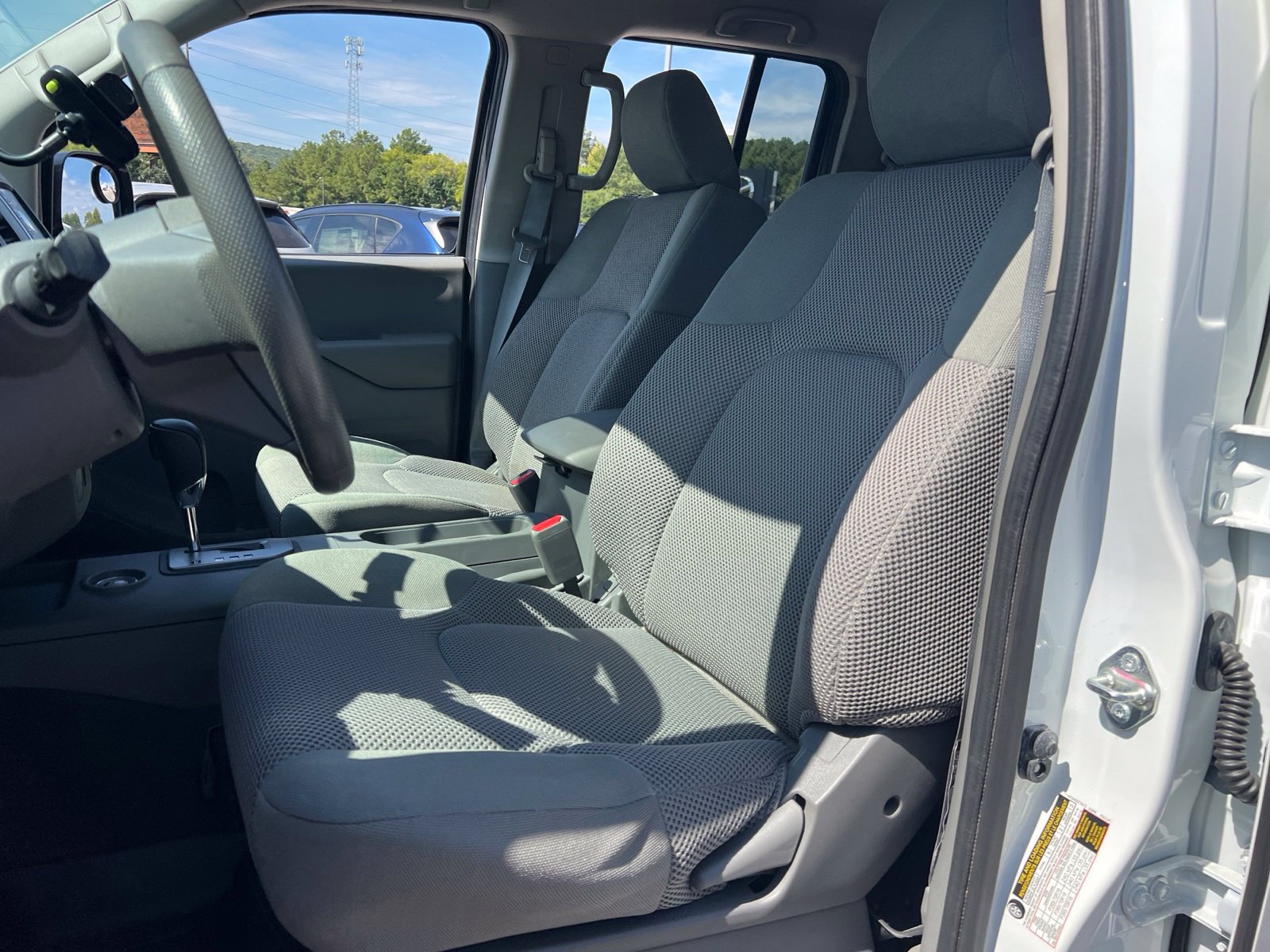 Used 2020 Nissan Frontier SV RWD image 21