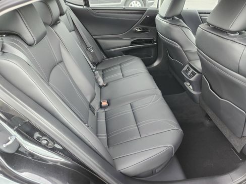 Used 2025 Lexus ES 300h Ultra Luxury w/ Accessory Package (Z2) image 22