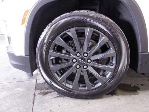 Used 2023 Chevrolet Traverse RS image 12