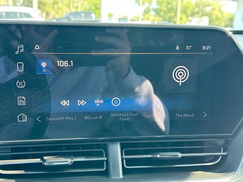 Used 2024 Chevrolet Trax RS w/ Sunroof Package image 15