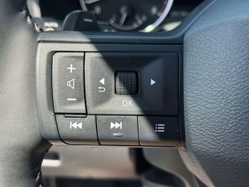 Used 2025 Nissan Rogue SV AWD/4WD image 20