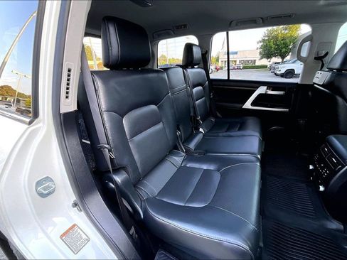Used 2017 Toyota Land Cruiser AWD/4WD image 25