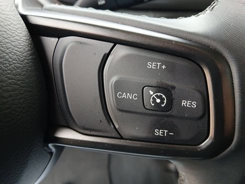Used 2022 Jeep Wrangler Sport AWD/4WD image 59