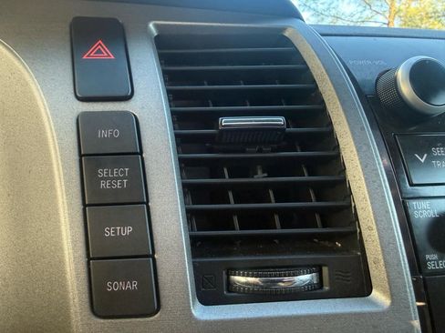 Used 2010 Toyota Sequoia Limited AWD/4WD image 40