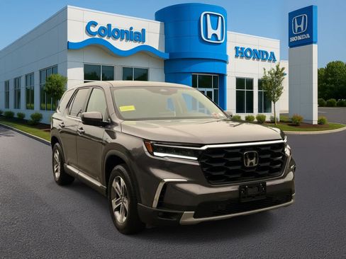 Used 2025 Honda Pilot EX-L image 8