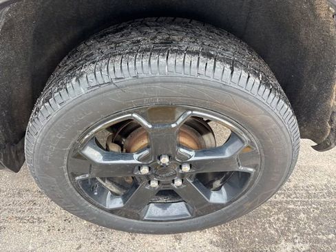 Used 2018 Jeep Grand Cherokee Laredo image 10