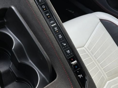 Used 2023 Chevrolet Corvette Stingray Premium Conv RWD image 17