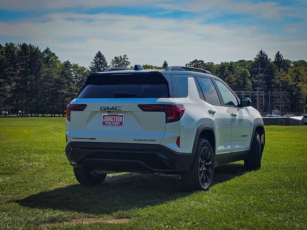 New 2027 GMC Terrain Elevation w/ Elevation Premium Package AWD/4WD image 3