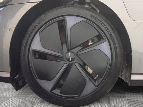 Used 2025 Lucid Air Pure RWD image 14