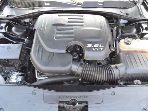 Used 2018 Dodge Charger GT AWD/4WD image 39