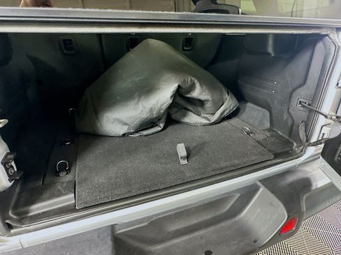 Used 2024 Jeep Wrangler Unlimited Sahara AWD/4WD image 27