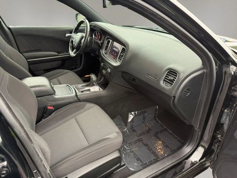 Used 2019 Dodge Charger SXT AWD/4WD image 42