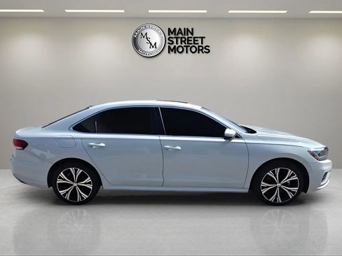 Used 2021 Volkswagen Passat 2.0T SE FWD image 6