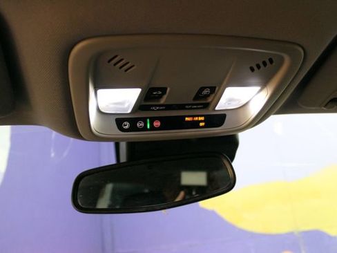 Used 2019 Chevrolet Malibu Premier FWD image 19