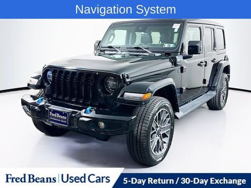 Used 2021 Jeep Wrangler Unlimited Sahara AWD/4WD image 3