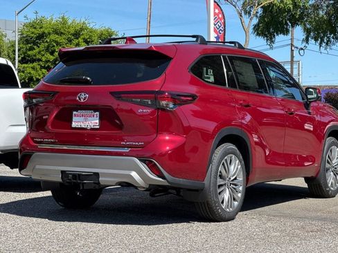 New 2026 Toyota Highlander Platinum AWD/4WD image 5