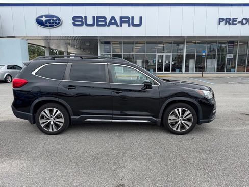 Used 2022 Subaru Ascent Limited w/ Technology Package AWD/4WD image 2
